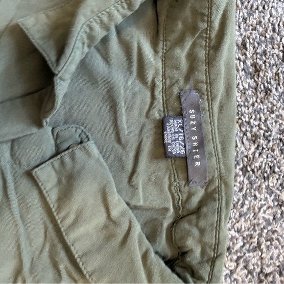 3/$15 Suzy Shier Casual Olive Button Down Shirt - Picture 2 of 3
